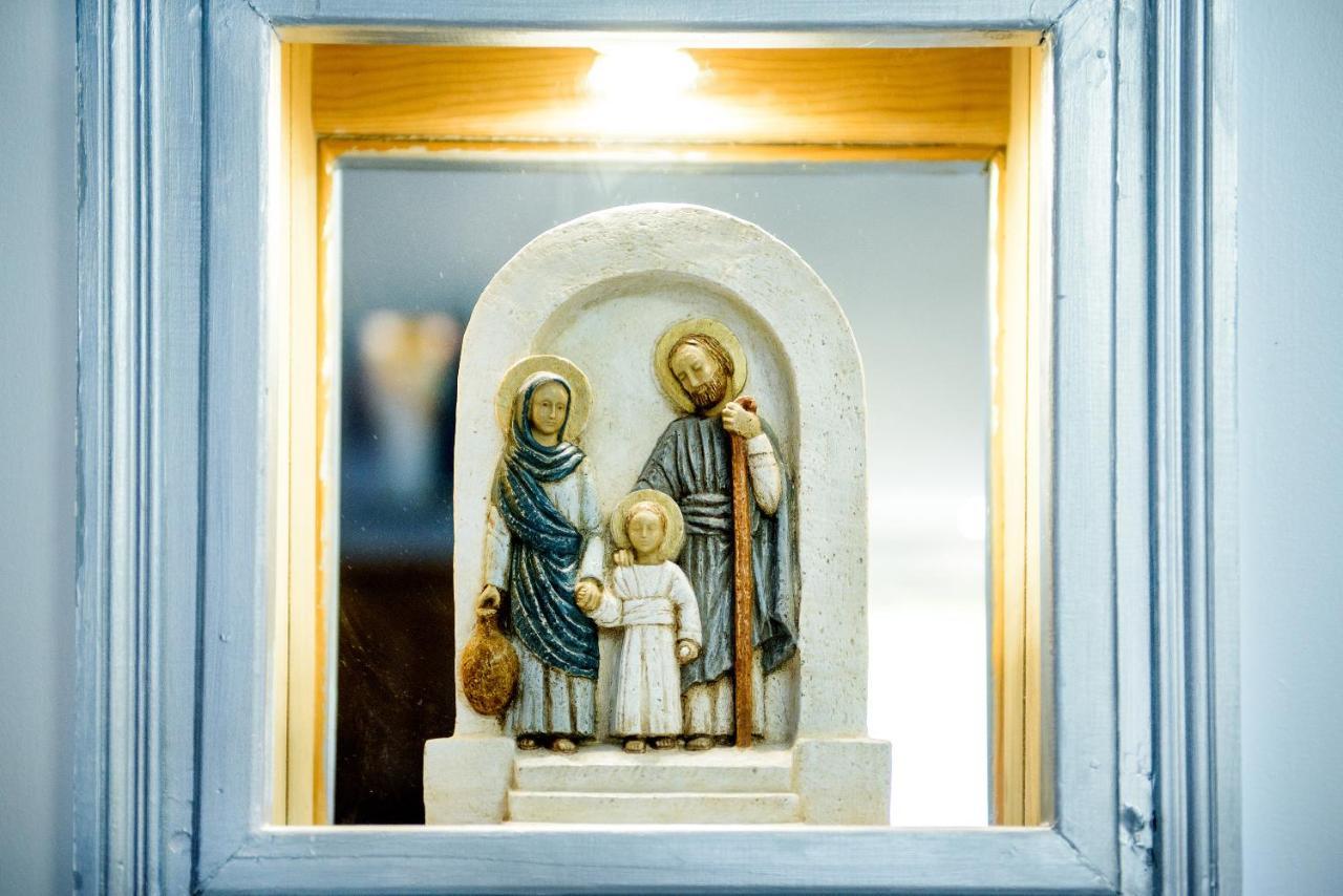 La Sainte Famille Hotel Lourdes Exterior foto
