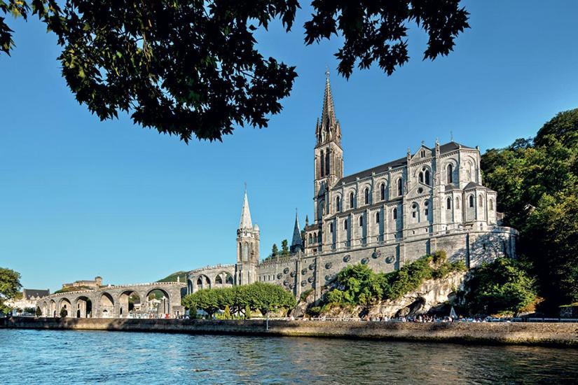 La Sainte Famille Hotel Lourdes Exterior foto